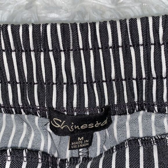 Women’s Capri Stripe Pants by Shinestar (Size M) - Picture 5 of 6